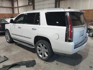 2019 Cadillac Escalade Luxury with VIN 1GYS4BKJXKR206806, listed as a IAAI auction lot 41571123 with 90,278 mi miles. Bid and sale history available at carsss.com. Image 3.
