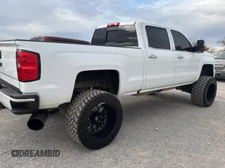 2019 Chevrolet Silverado 3500HD LTZ with VIN 1GC4KXEY5KF160863, listed as a Copart auction lot 84287364 with 137,155 mi miles and Clean Title. Bid and sale history available at carsss.com. Image 4.