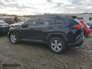 2019 Toyota RAV4 XLE with VIN JTMW1RFV6KD004869, listed as a Copart auction lot 82302754 with 118,015 mi miles and Salvage Title. Bid and sale history available at carsss.com. Image 2.