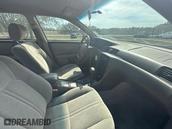 2000 Toyota Camry CE with VIN 4T1BG22K0YU002152, listed as a Copart auction lot 44409315 with 366,513 mi miles and Clean Title. Bid and sale history available at DreamBid. Image 5.