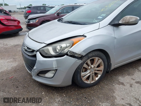 2014 Hyundai Elantra с VIN KMHD35LH7EU205429, выставлен на аукционе IAAI как лот 42372170 с пробегом 125 696 миль миль и . История ставок и продаж доступна на DreamBid. Изображение 6.