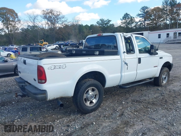 2003 Ford Super Duty F-250 XL with VIN 1FTNX21P83ED86330, listed as a IAAI auction lot 40805998 with 183,832 mi miles. Bid and sale history available at carsss.com. Image 4.