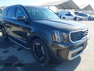 2023 Kia Telluride S z VIN 5XYP6DGC2PG387093, wystawiony jako IAAI lot #42299026 z przebiegiem 12 895 mil mil oraz . Historia ofert i sprzedaży dostępna na DreamBid. Obrazek 1.