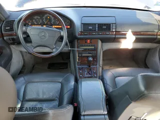 1996 Mercedes-Benz S z VIN WDBGA57E4TA323720, wystawiony jako Copart lot #53119675 z przebiegiem 172 434 mil mil oraz Szkody całkowita. Historia ofert i sprzedaży dostępna na DreamBid. Obrazek 8.