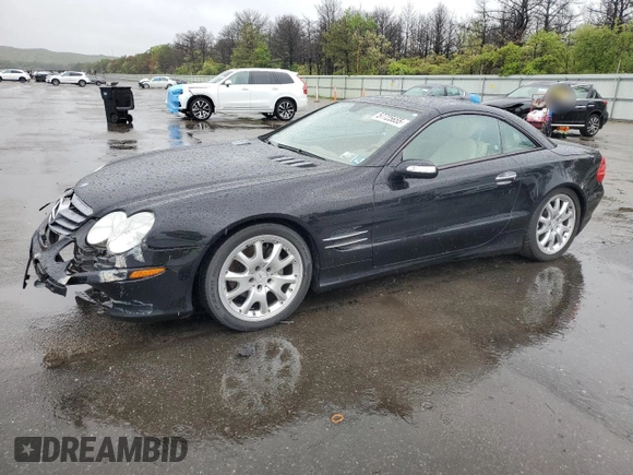 2005 Mercedes-Benz SL 500 z VIN WDBSK75FX5F101381, wystawiony jako Copart lot #57725655 z przebiegiem 45 705 mil mil oraz Szkoda całkowita • Salvage title. Historia ofert i sprzedaży dostępna na DreamBid. Obrazek 1.