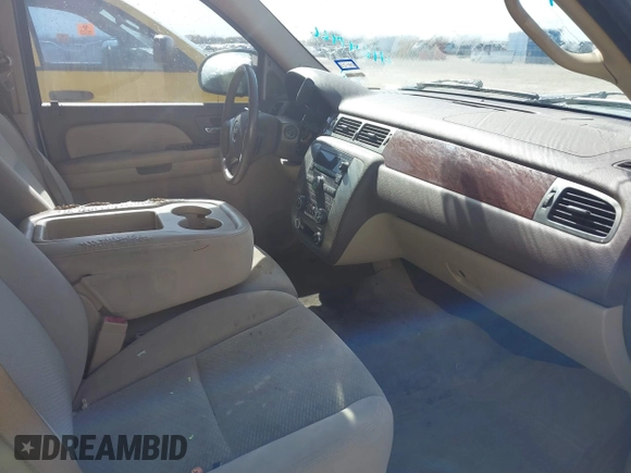 2007 GMC Yukon XL SLT with VIN 1GKFC16017J242173, listed as a IAAI auction lot 41641466 with 196,631 mi miles. Bid and sale history available at carsss.com. Image 5.