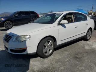 2008 Volkswagen Passat Komfort z VIN WVWAK73C58E198957, wystawiony jako Copart lot #58954865 z przebiegiem 166 468 mil mil oraz Czysty tytuł • Clean title. Historia ofert i sprzedaży dostępna na DreamBid. Obrazek 1.