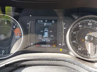 2019 Jeep Cherokee Latitude Plus z VIN 1C4PJLLB2KD143876, wystawiony jako IAAI lot #41660356 z przebiegiem 55 065 mil mil oraz . Historia ofert i sprzedaży dostępna na DreamBid. Obrazek 15.