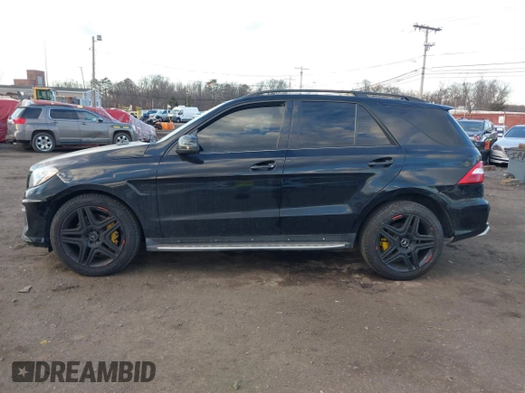 2014 Mercedes-Benz M 63 AMG z VIN 4JGDA7EBXEA306024, wystawiony jako IAAI lot #41452811 z przebiegiem 98 510 mil mil oraz . Historia ofert i sprzedaży dostępna na DreamBid. Obrazek 14.