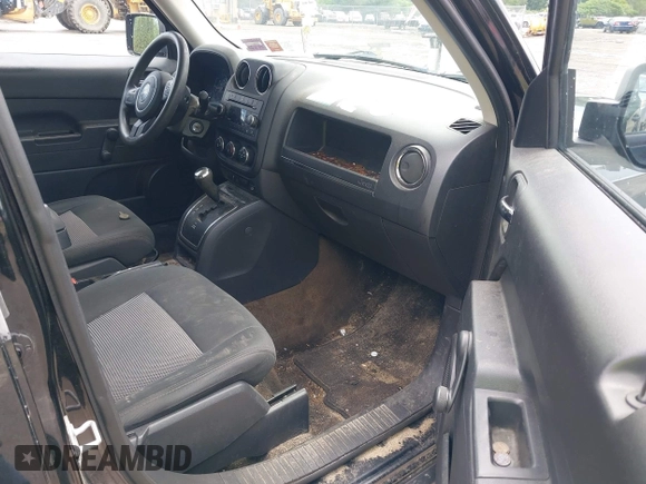 2017 Jeep Patriot Sport with VIN 1C4NJRBB7HD128164, listed as a IAAI auction lot 42577060 with 153,125 mi miles and . Bid and sale history available at DreamBid. Image 5.