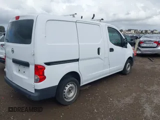 2015 Nissan NV200 SV with VIN 3N6CM0KN0FK728958, listed as a IAAI auction lot 41938350 with 192,240 mi miles. Bid and sale history available at carsss.com. Image 4.