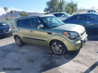 2011 Kia Soul ! with VIN KNDJT2A28B7344175, listed as a IAAI auction lot 41894867 with 198,276 mi miles. Bid and sale history available at carsss.com. Image 12.