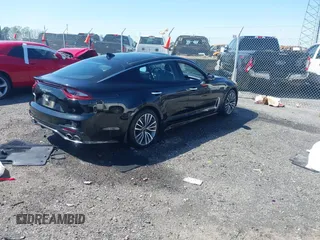 2018 Kia Stinger Premium z VIN KNAE25LA7J6012188, wystawiony jako IAAI lot #41984591 z przebiegiem 106 165 mil mil oraz . Historia ofert i sprzedaży dostępna na DreamBid. Obrazek 4.