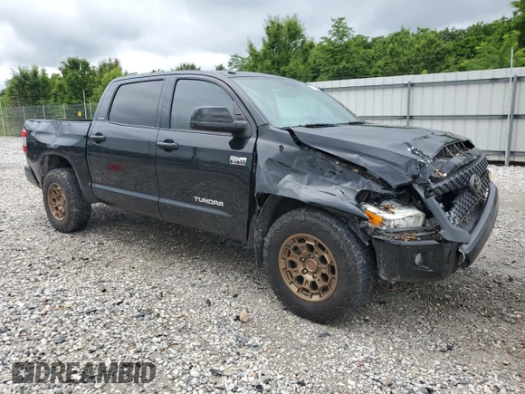 2017 Toyota Tundra Limited z VIN 5TFHW5F1XHX670835, wystawiony jako Copart lot #58166755 z przebiegiem 103 123 mil mil oraz Szkoda całkowita • Salvage title. Historia ofert i sprzedaży dostępna na DreamBid. Obrazek 4.