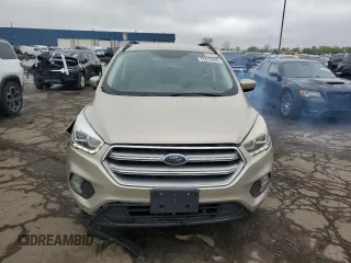 2017 Ford Escape SE z VIN 1FMCU0GDXHUB90657, wystawiony jako Copart lot #55655055 z przebiegiem 229 960 mil mil oraz Czysty tytuł • Clean title. Historia ofert i sprzedaży dostępna na DreamBid. Obrazek 5.