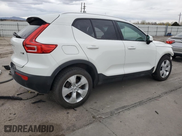 2020 Volvo XC40 Momentum with VIN YV4162UK2L2301157, listed as a Copart auction lot 50737225 with 45,666 mi miles and Salvage Title. Bid and sale history available at DreamBid. Image 3.