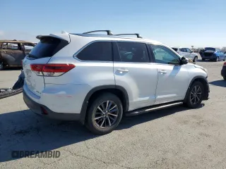2017 Toyota Highlander XLE with VIN 5TDJZRFHXHS417209, listed as a Copart auction lot 64847585 with 46,693 mi miles and Salvage title. Bid and sale history available at DreamBid. Image 3.
