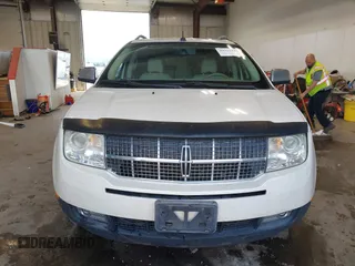 2007 Lincoln MKX z VIN 2LMDU88C97BJ02862, wystawiony jako IAAI lot #42321403 z przebiegiem 204 554 mil mil oraz . Historia ofert i sprzedaży dostępna na DreamBid. Obrazek 12.