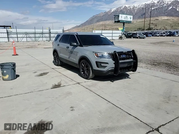 2016 Ford Police Interceptor Utility z VIN 1FM5K8AT0GGB12978, wystawiony jako Copart lot #50815895 z przebiegiem 94 243 mil mil oraz Szkoda całkowita • Salvage title. Historia ofert i sprzedaży dostępna na DreamBid. Obrazek 12.