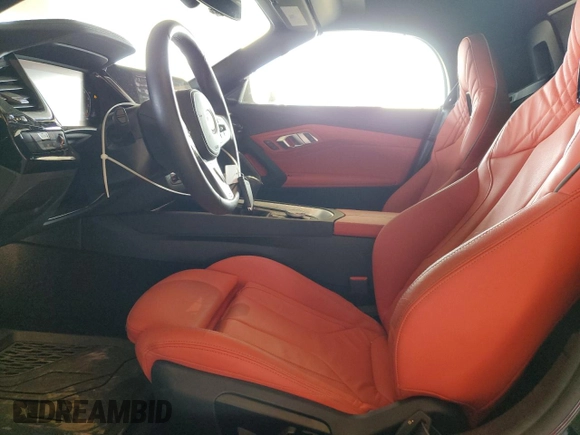 2025 BMW Z4 sDriveM40i with VIN WBAHF9C05SWY43531, listed as a Copart auction lot 46370325 with 1,943 mi miles and Salvage Title. Bid and sale history available at carsss.com. Image 8.