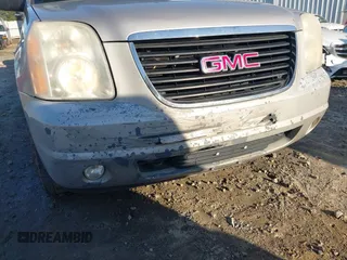 2008 GMC Yukon SLT w/4SB with VIN 1GKFC13038R105520, listed as a IAAI auction lot 41453825 with 245,024 mi miles. Bid and sale history available at carsss.com. Image 6.