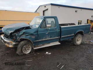 1996 Ford F-250 with VIN 2FTHF26F1TCA35894, listed as a Copart auction lot 41414045 with 275,032 mi miles and Salvage Title. Bid and sale history available at carsss.com. Image 1.