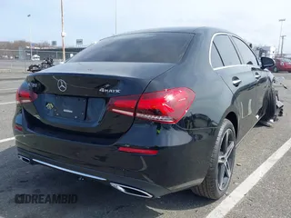2022 Mercedes-Benz A 220 z VIN W1K3G4FB1NJ361754, wystawiony jako IAAI lot #41795258 z przebiegiem Nie podano mil oraz . Historia ofert i sprzedaży dostępna na DreamBid. Obrazek 4.