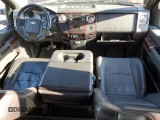 2009 Ford F-350 XL z VIN 1FTWW31R09EA49674, wystawiony jako Copart lot #42776865 z przebiegiem 229 827 mil mil oraz Czysty tytuł • Clean title. Historia ofert i sprzedaży dostępna na DreamBid. Obrazek 8.