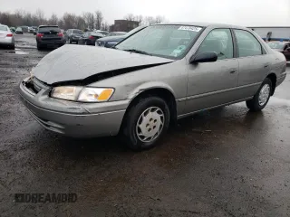 1997 Toyota Camry LE z VIN 4T1BG22K6VU082035, wystawiony jako Copart lot #47470425 z przebiegiem 79 885 mil mil oraz Szkoda całkowita • Salvage title. Historia ofert i sprzedaży dostępna na DreamBid. Obrazek 1.
