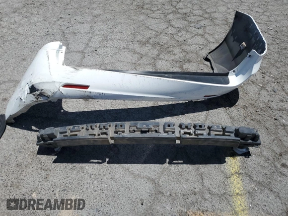 2018 Toyota Sienna LE Auto Access Seat with VIN 5TDKZ3DC4JS920443, listed as a Copart auction lot 58935935 with 128,045 mi miles and Salvage title. Bid and sale history available at DreamBid. Image 13.