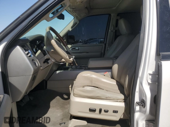 2010 Ford Expedition Limited с VIN 1FMJU1K57AEA34671, выставлен на аукционе Copart как лот 50102085 с пробегом 179 181 миль миль и Списание • Salvage title. История ставок и продаж доступна на DreamBid. Изображение 7.