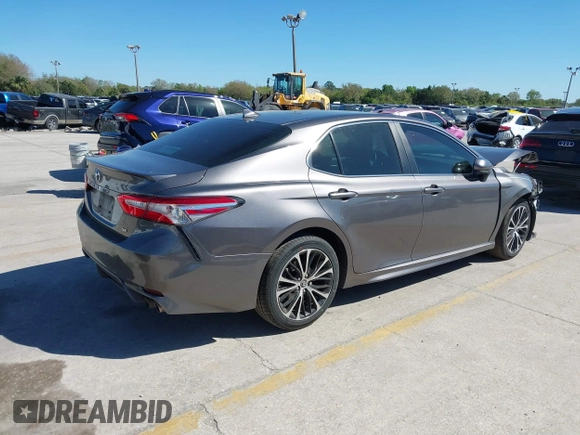 2020 Toyota Camry SE with VIN 4T1G11AK2LU927172, listed as a IAAI auction lot 41736085 with 191,512 mi miles. Bid and sale history available at carsss.com. Image 4.