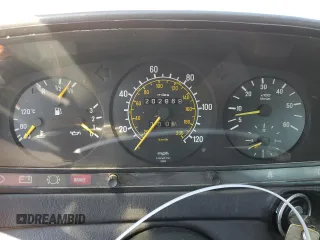 1985 Mercedes-Benz 300 с VIN WDBAB53A6FA202200, выставлен на аукционе Copart как лот 60064145 с пробегом 202 868 миль миль и Чистый • Clean title. История ставок и продаж доступна на DreamBid. Изображение 9.