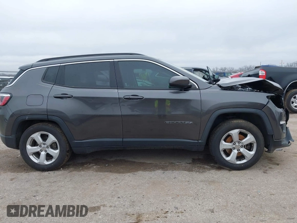 2018 Jeep Compass Latitude with VIN 3C4NJCBB4JT193275, listed as a IAAI auction lot 41491499 with 132,546 mi miles. Bid and sale history available at carsss.com. Image 13.