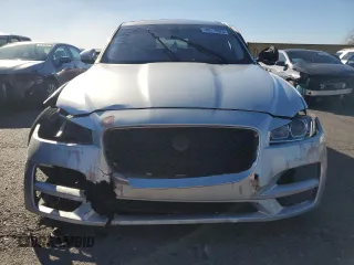2018 Jaguar F-Pace 30t Premium with VIN SADCJ2GX8JA204022, listed as a Copart auction lot 46719925 with 133,986 mi miles and Salvage title. Bid and sale history available at DreamBid. Image 5.
