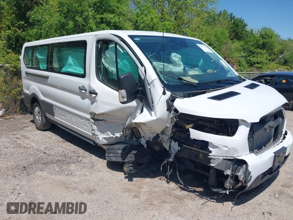2024 Ford Transit Passenger XL with VIN 1FBAX2Y80RKA83702, listed as a IAAI auction lot 41955150 with 21,964 mi miles. Bid and sale history available at carsss.com. Image 1.