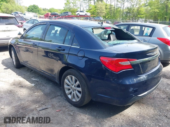 2014 Chrysler 200 Limited z VIN 1C3CCBCG2EN192433, wystawiony jako IAAI lot #42211314 z przebiegiem 158 668 mil mil oraz . Historia ofert i sprzedaży dostępna na DreamBid. Obrazek 3.