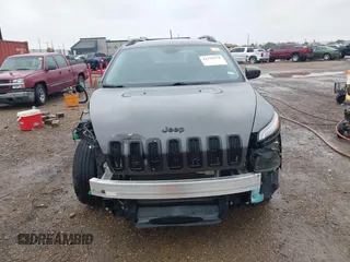2018 Jeep Cherokee Latitude with VIN 1C4PJLCB6JD588989, listed as a IAAI auction lot 41319570 with 71,333 mi miles. Bid and sale history available at carsss.com. Image 13.