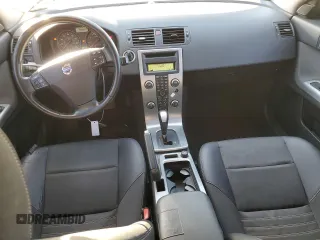 2010 Volvo V50 с VIN YV1390MW6A2531561, выставлен на аукционе Copart как лот 71112064 с пробегом 149 354 миль миль и Списание • Salvage title. История ставок и продаж доступна на DreamBid. Изображение 8.