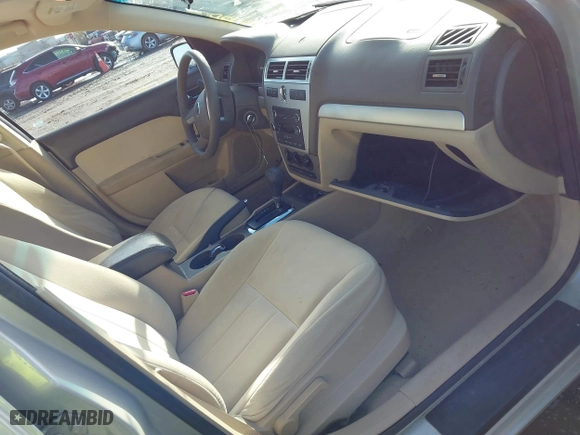 2008 Mercury Milan with VIN 3MEHM07Z58R638718, listed as a IAAI auction lot 41536905 with 70,729 mi miles. Bid and sale history available at carsss.com. Image 5.