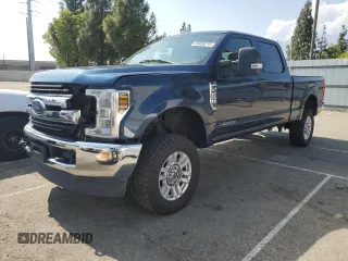 2019 Ford F-250 XL z VIN 1FT7W2BT2KEE58404, wystawiony jako Copart lot #59939215 z przebiegiem 118 337 mil mil oraz Szkoda całkowita • Salvage title. Historia ofert i sprzedaży dostępna na DreamBid. Obrazek 1.