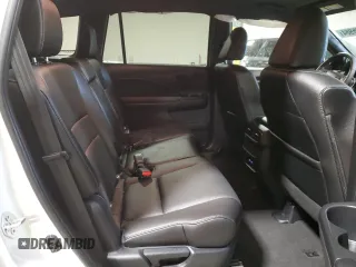 2024 Honda Passport EX-L z VIN 5FNYF8H59RB023744, wystawiony jako Copart lot #83626984 z przebiegiem 4680 mil mil oraz Szkoda całkowita • Salvage title. Historia ofert i sprzedaży dostępna na DreamBid. Obrazek 12.