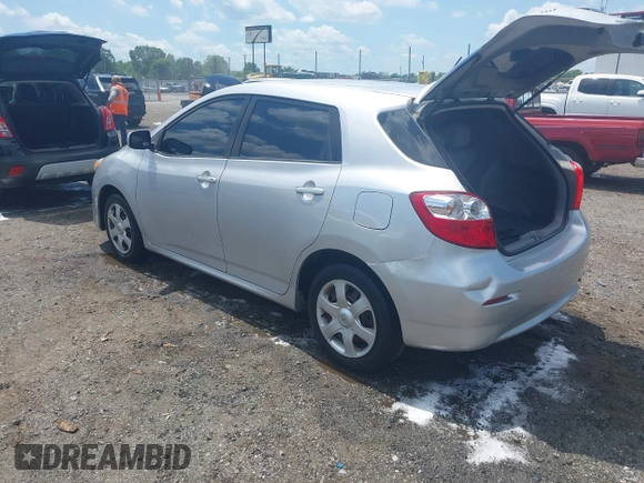2009 Toyota Matrix z VIN 2T1KU40E89C100754, wystawiony jako IAAI lot #42255027 z przebiegiem 123 769 mil mil oraz . Historia ofert i sprzedaży dostępna na DreamBid. Obrazek 3.