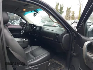 2010 Chevrolet Silverado 1500 LT with VIN 1GCSCSE03AZ202381, listed as a IAAI auction lot 41597602 with 251,154 mi miles and . Bid and sale history available at DreamBid. Image 5.