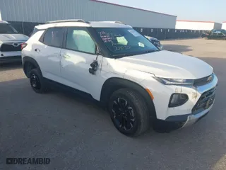 2021 Chevrolet TrailBlazer LT with VIN KL79MPSL3MB156441, listed as a IAAI auction lot 41826977 with 32,008 mi miles. Bid and sale history available at carsss.com. Image 1.