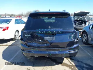 2017 Volvo XC90 Momentum with VIN YV4A22PK9H1112882, listed as a IAAI auction lot 41743977 with 109,665 mi miles. Bid and sale history available at carsss.com. Image 16.