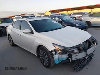 2024 Nissan Altima SV z VIN 1N4BL4DV4RN352002, wystawiony jako IAAI lot #39677646 z przebiegiem 2 880 mil mil oraz . Historia ofert i sprzedaży dostępna na DreamBid. Obrazek 1.