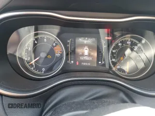 2019 Jeep Cherokee Latitude Plus z VIN 1C4PJMLB6KD438338, wystawiony jako Copart lot #51799865 z przebiegiem 71 810 mil mil oraz Szkody całkowita. Historia ofert i sprzedaży dostępna na DreamBid. Obrazek 9.