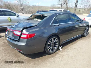 2017 Lincoln Continental Reserve z VIN 1LN6L9RP0H5636532, wystawiony jako IAAI lot #41882280 z przebiegiem 98 733 mil mil oraz . Historia ofert i sprzedaży dostępna na DreamBid. Obrazek 4.
