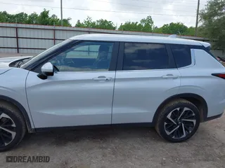 2024 Mitsubishi Outlander SE with VIN JA4J4VA82RZ032400, listed as a IAAI auction lot 42094845 with 30,436 mi miles. Bid and sale history available at carsss.com. Image 14.